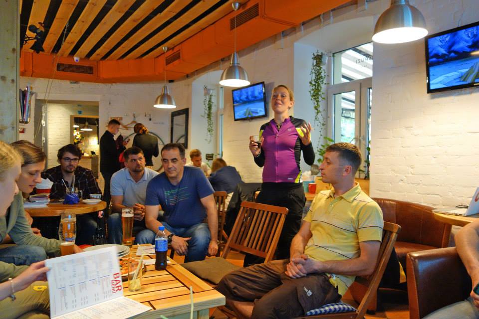 Presentatie over mijn fietsreizen, georganiseerd door enthousiaste fietsers in Kiev die (via via) over mijn tocht hadden gehoord!